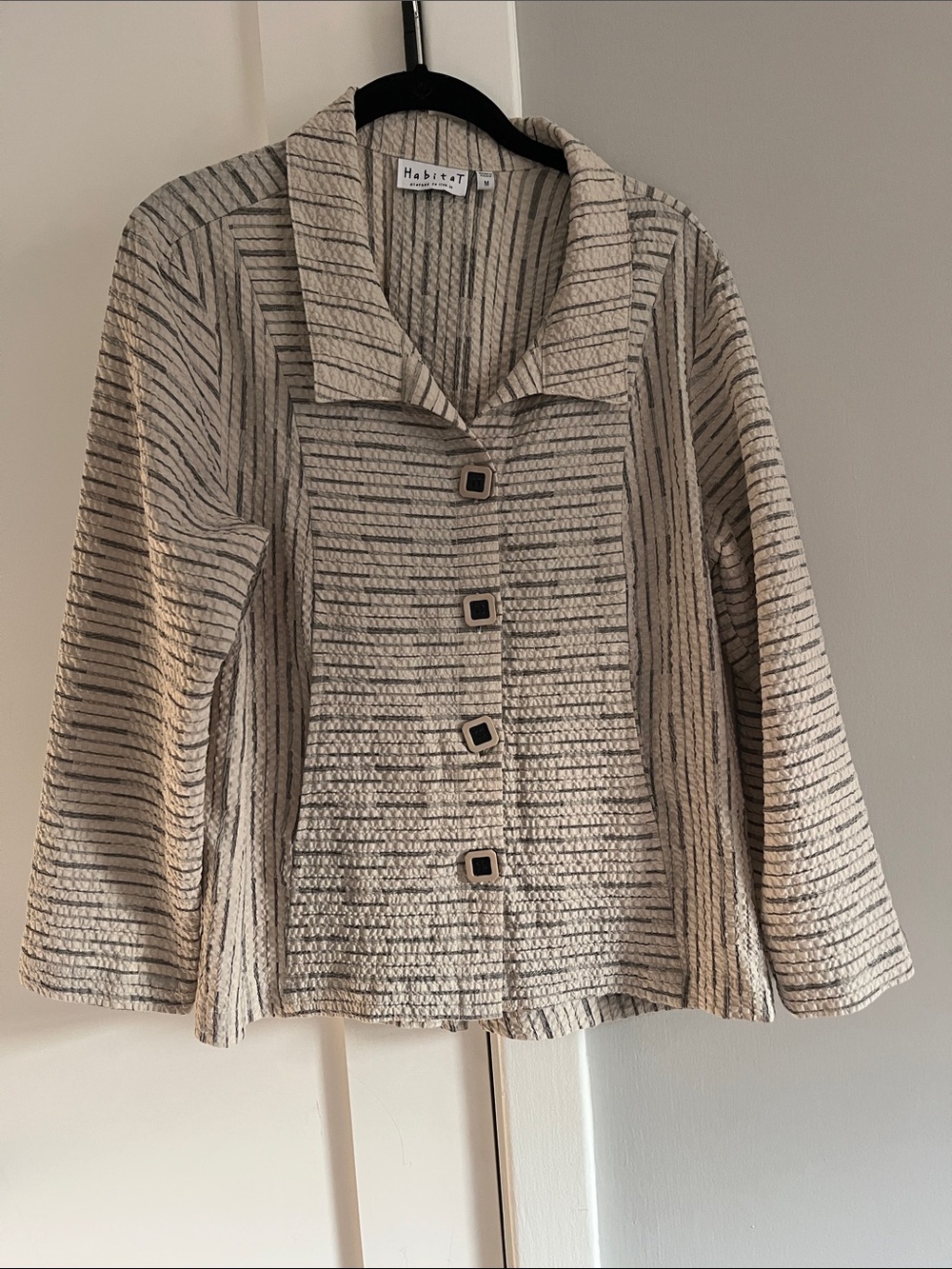 Habitat Crinkle Pinstripe Jacket Size M 3/4 Sleeve Lightweight Like New - Picture 1 of 10